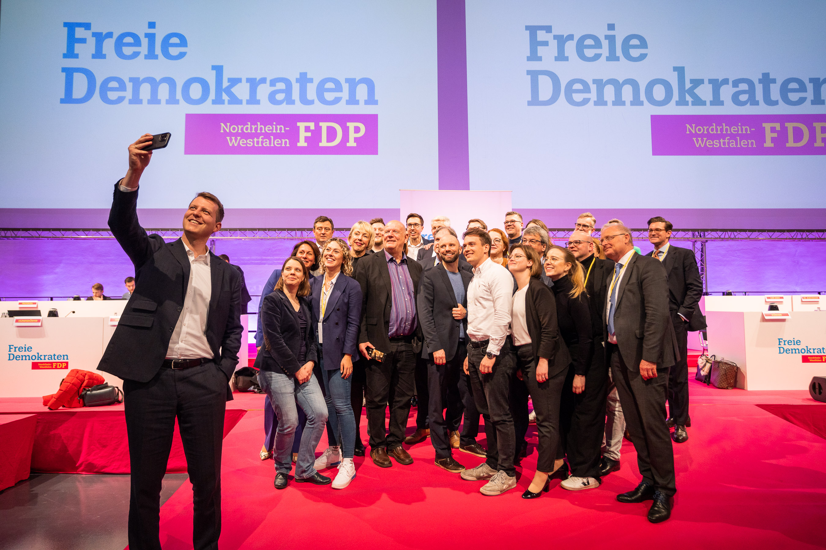 Selfie des neuen Landesvorstandes der FDP NRW