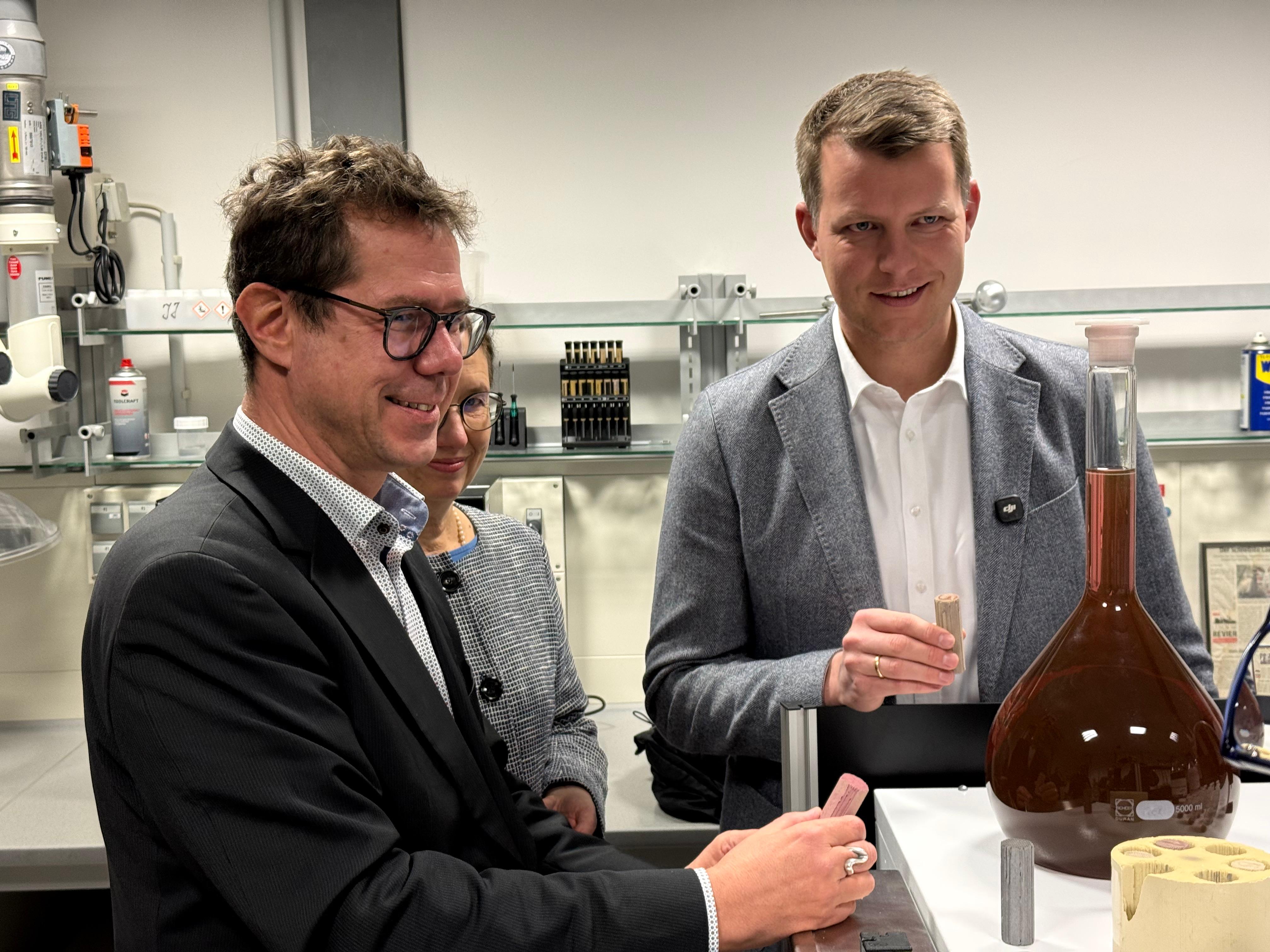 Henning Höne besucht die Universität Duisburg-Essen